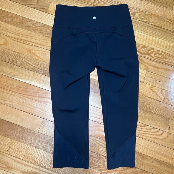 Lululemon Anew Crop (21") Black Size 8 - Picture 7 of 9